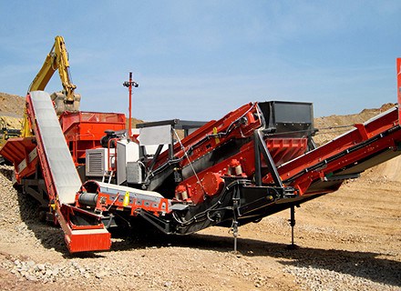 Crawler-type Mobile Screens